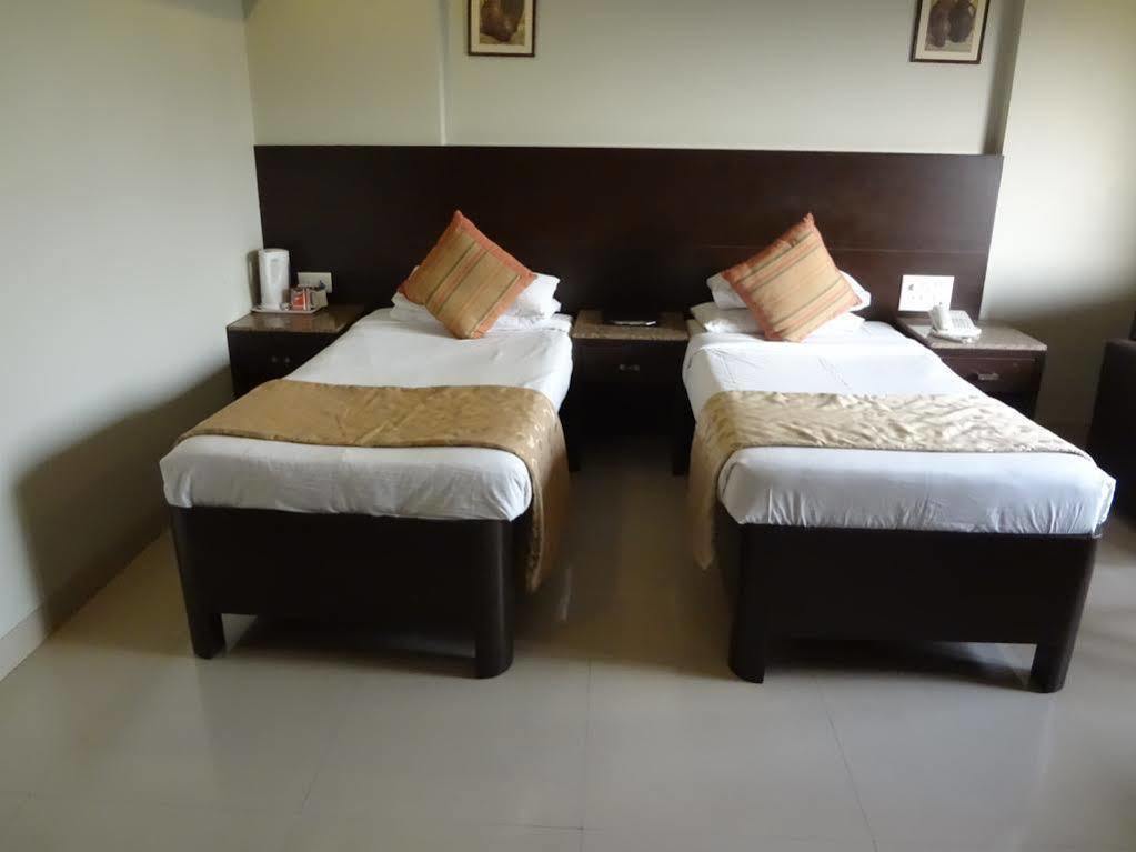 Hotel Kings International Mumbai Exterior foto